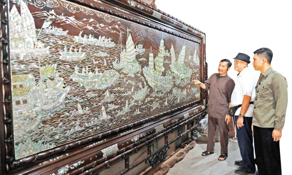 Vietnamese soul in Bac Ninh artisan’s mother-of-pearl inlay art
