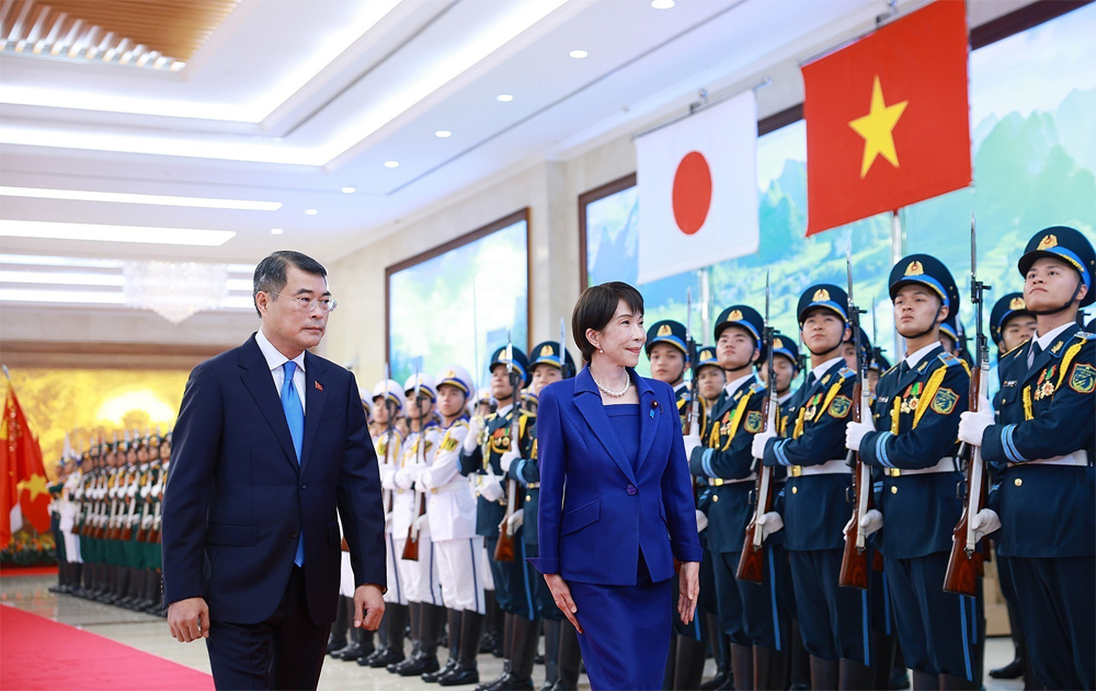 Vietnamese PM hosts welcome ceremony for Japanese counterpart