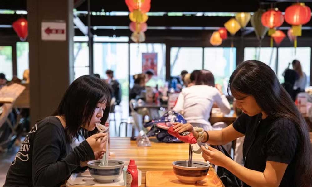 Iconic Vietnamese “pho” wins over Japanese university students