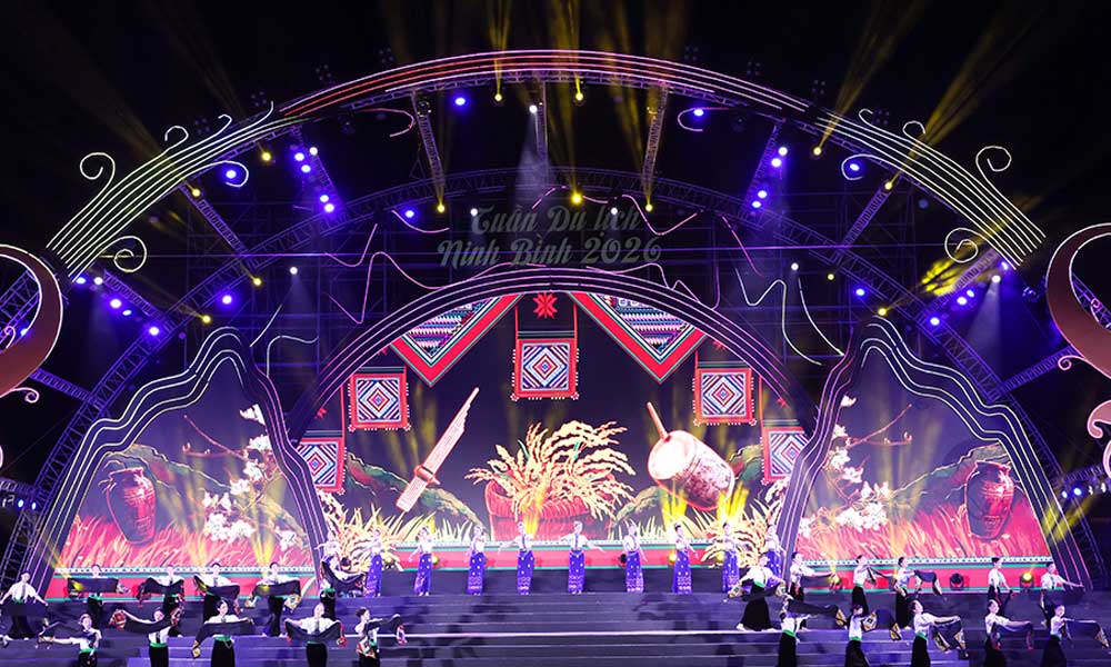 Ninh Binh tourism week 2026 opens with spectacular celebration of heritage through the ages