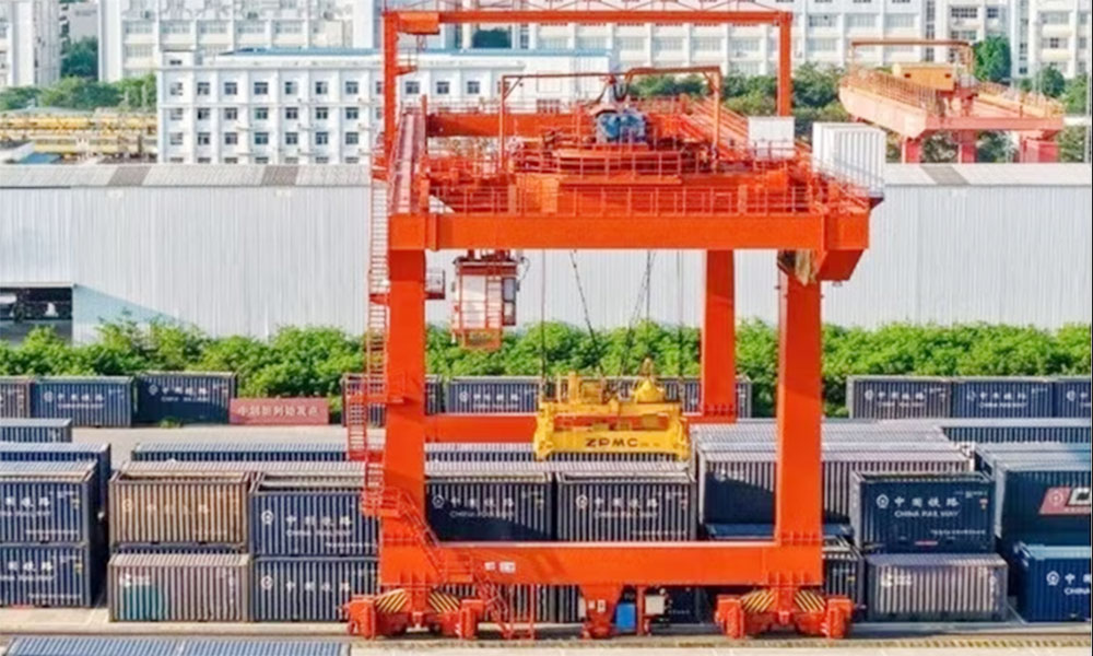 Vietnam, China add cross-border rail link in trade push