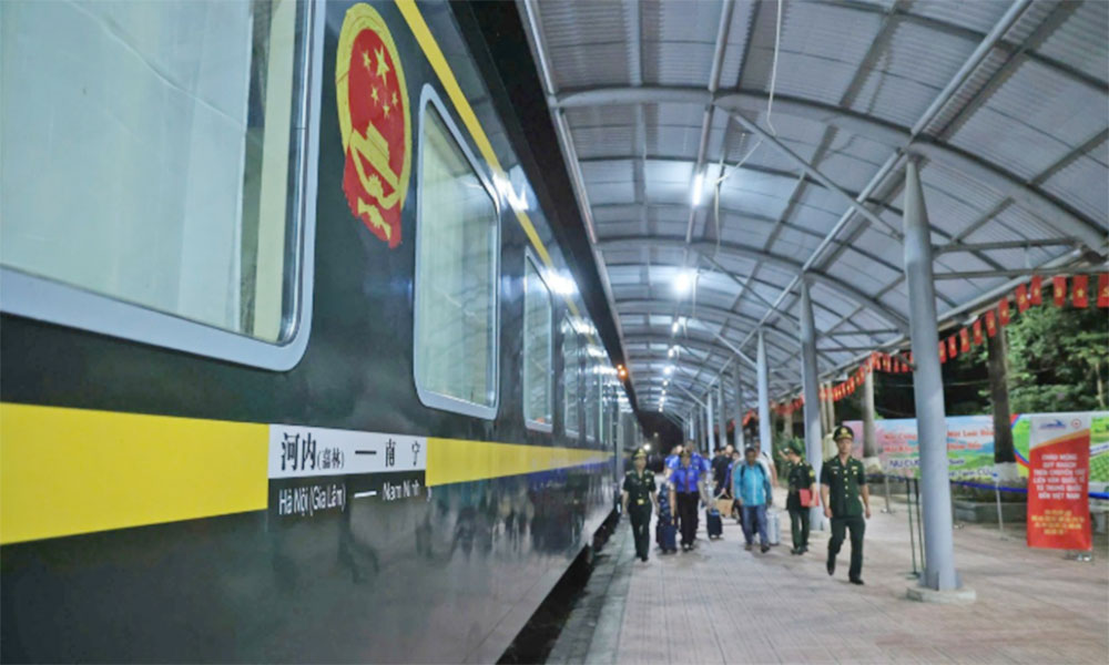 Vietnam-China rail link boosts cross-border tourism after service revival