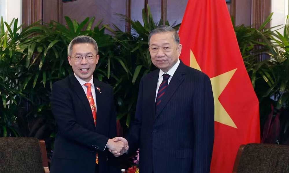 Top leader praises Singaporean investments’ contributions to Vietnam’s development