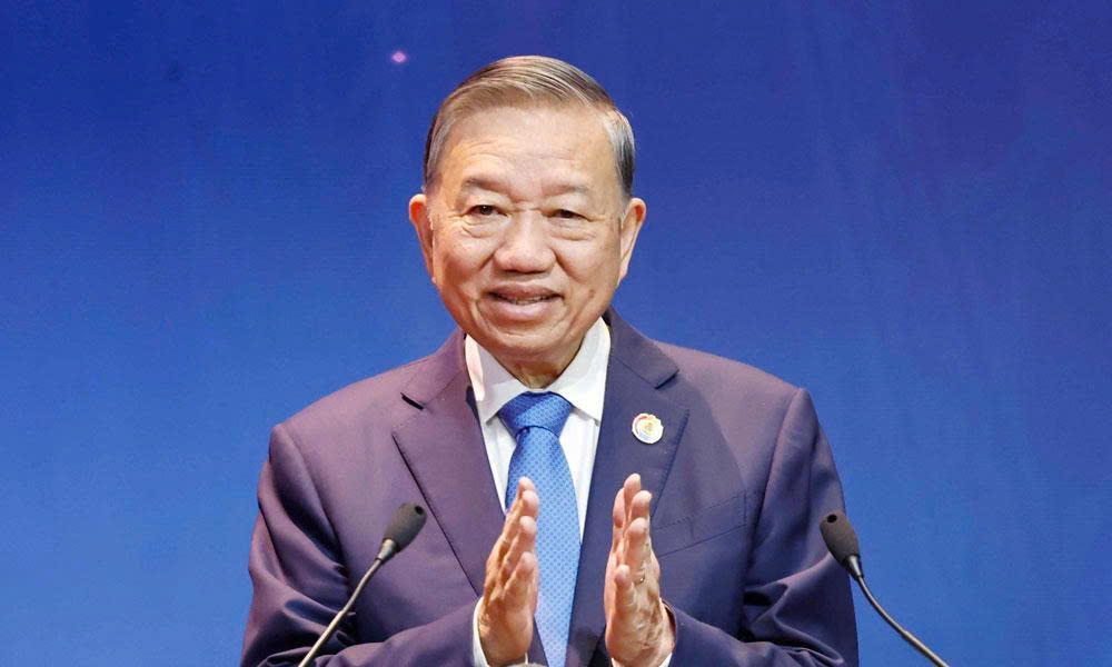 Vietnam needs more modern, creative working class: Top leader