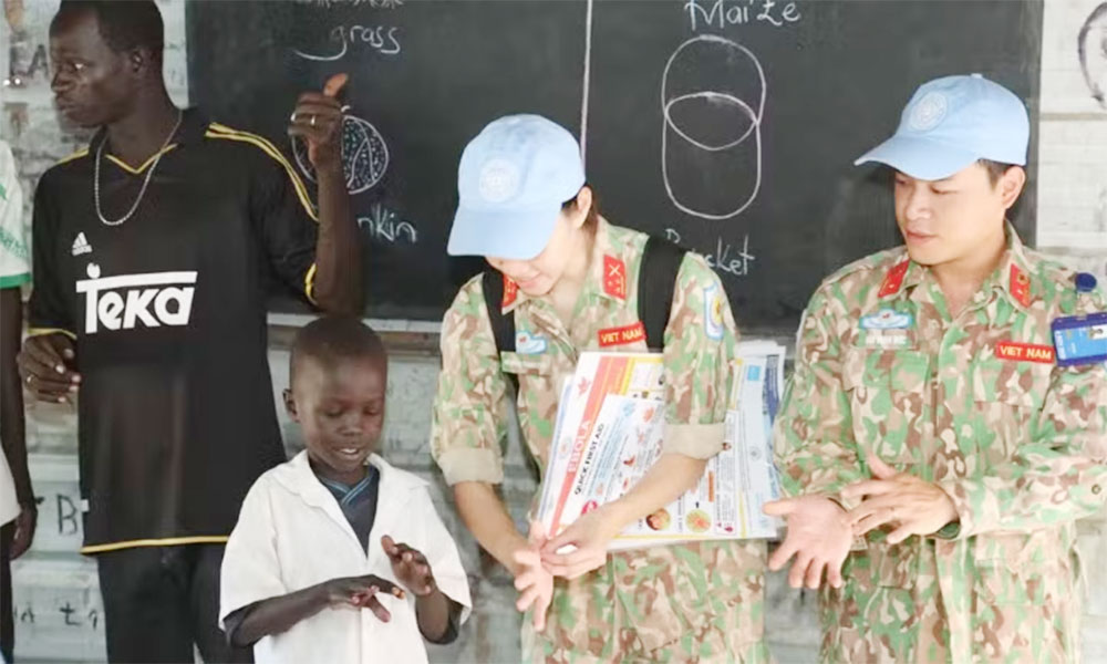 Vietnamese field hospital supports disease prevention efforts at South Sudan primary school