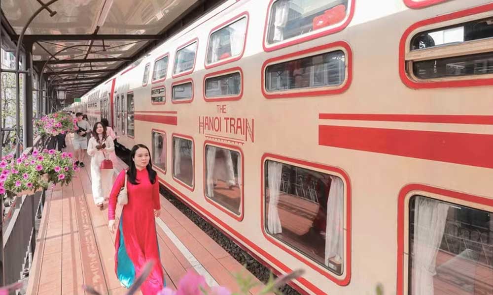 Heritage trains carve new niche in Vietnam’s tourism strategy
