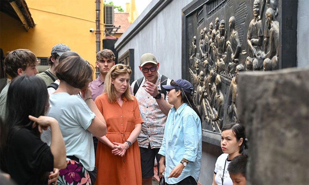 Vietnam's foreign tourists surge 15% to 12.3 million in first half