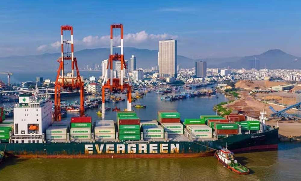 Vietnam posts trade deficit of 16.65 billion USD in first six months