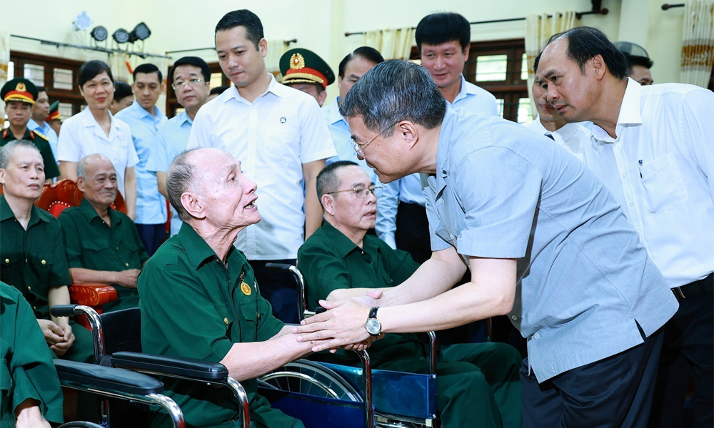 PM urges better care for revolutionary contributors, upholding tradition of gratitude