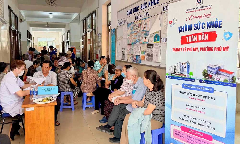 Ho Chi Minh City mobilises 10,000 health workers for mass health checks