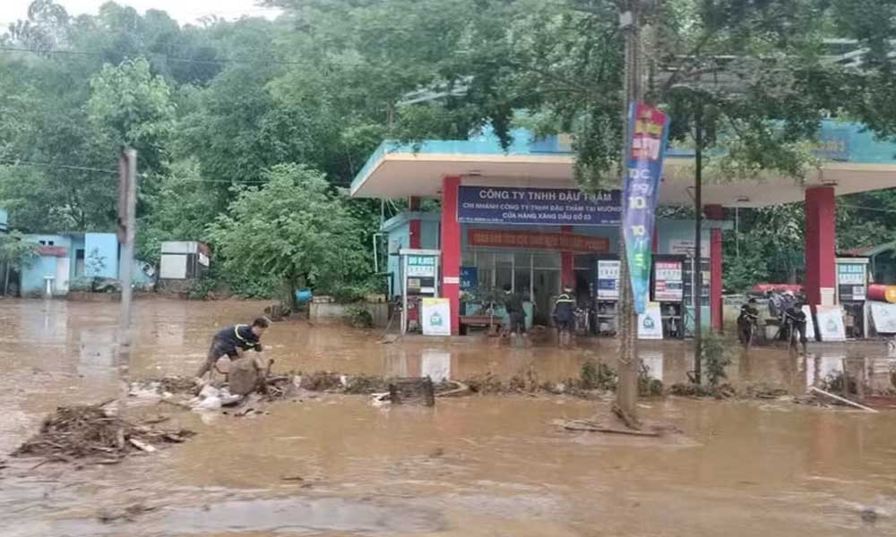 Exerting all-out efforts to support flood-struck residents