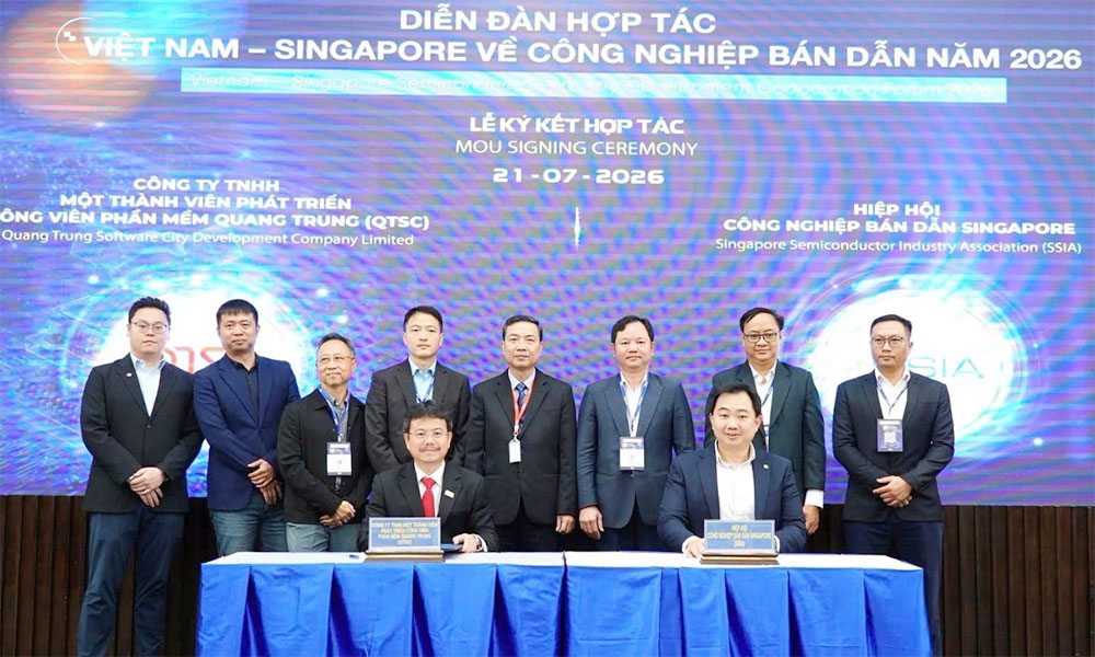 Vietnam, Singapore step up cooperation in semiconductor industry development