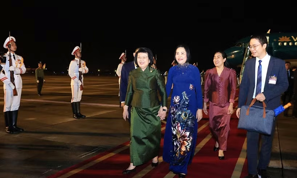 Cambodian National Assembly President arrives in Hanoi for official visit to Vietnam