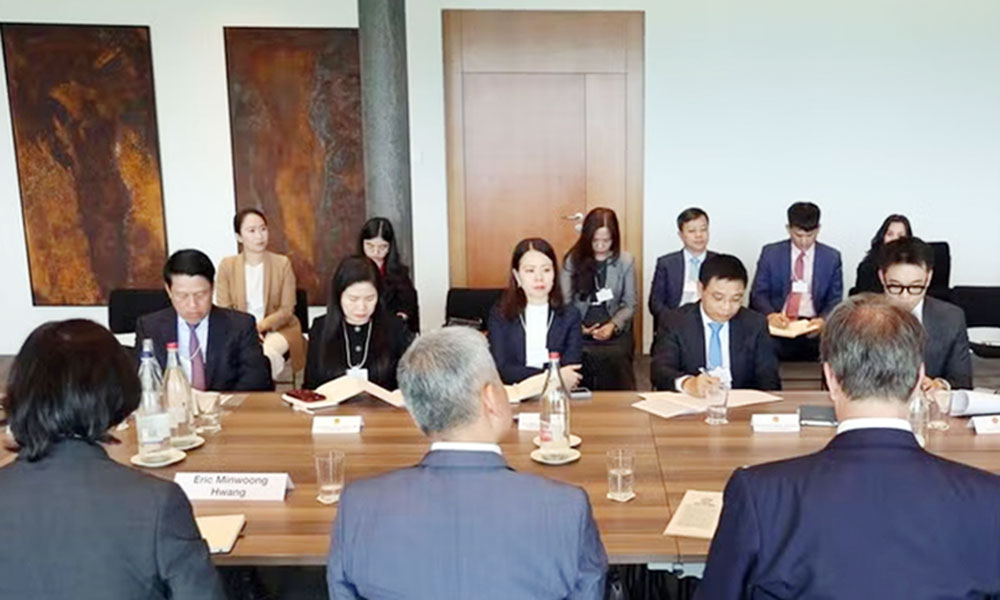 Deputy PM seeks WTO, WEF’s more support to Vietnam