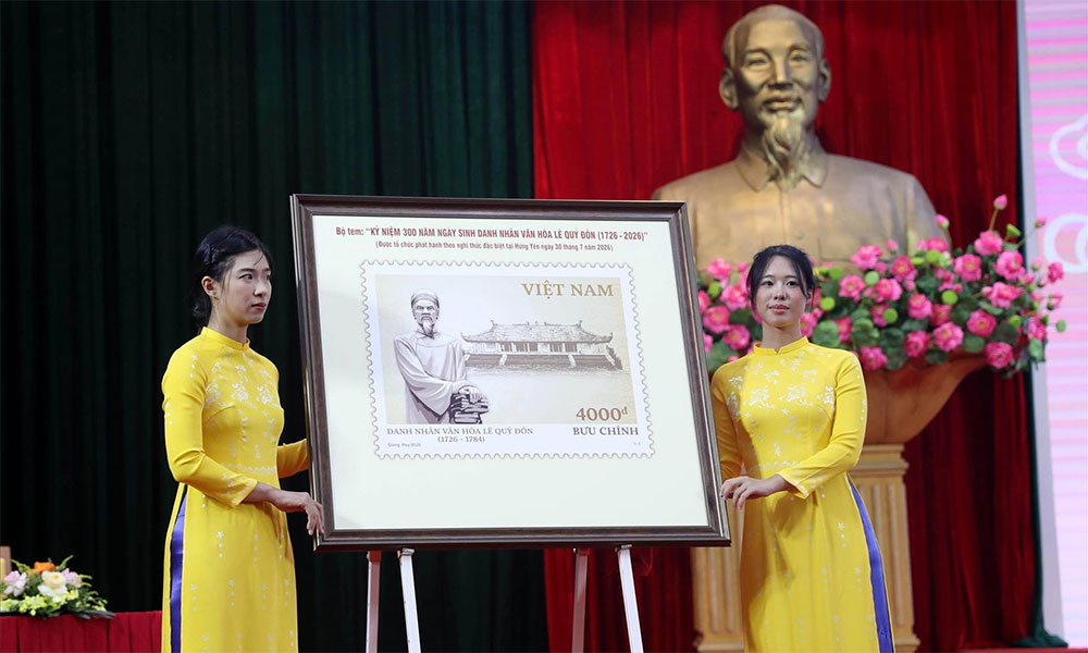 Commemorative stamp issued to mark Le Quy Don's 300th birth anniversary