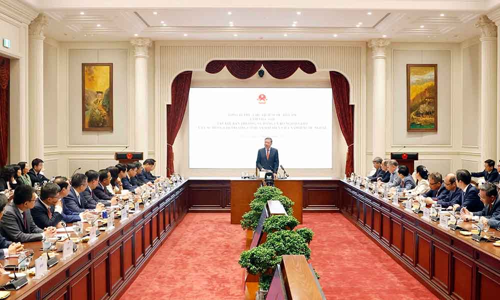 Top leader attends opening of 33rd Diplomatic Conference