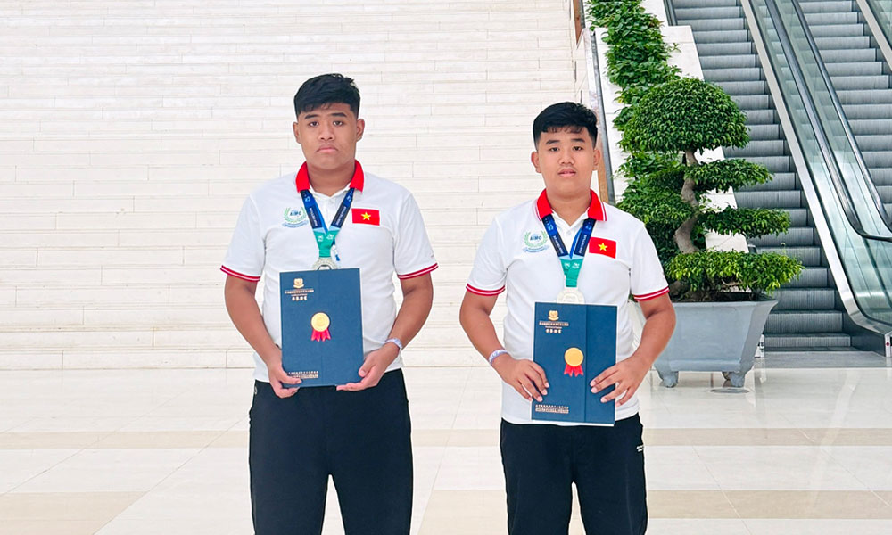 2 Bac Ninh students win silver medals at 2026 AIMO international final