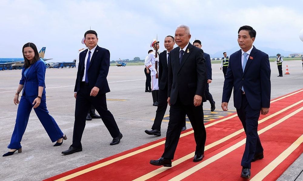 Thai NA President arrives in Hanoi for official visit