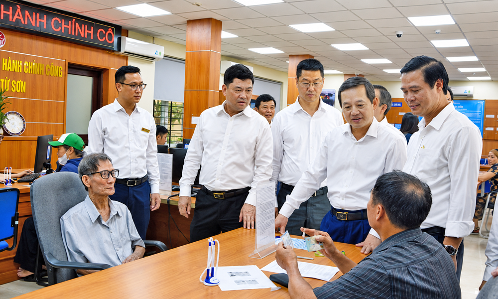Bac Ninh Party chief calls for better public services, expansion of provincial road 398