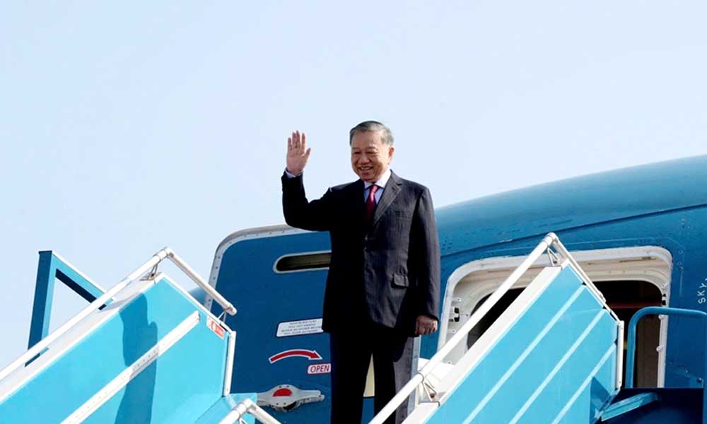 Top leader departs for state visits to Australia, New Zealand