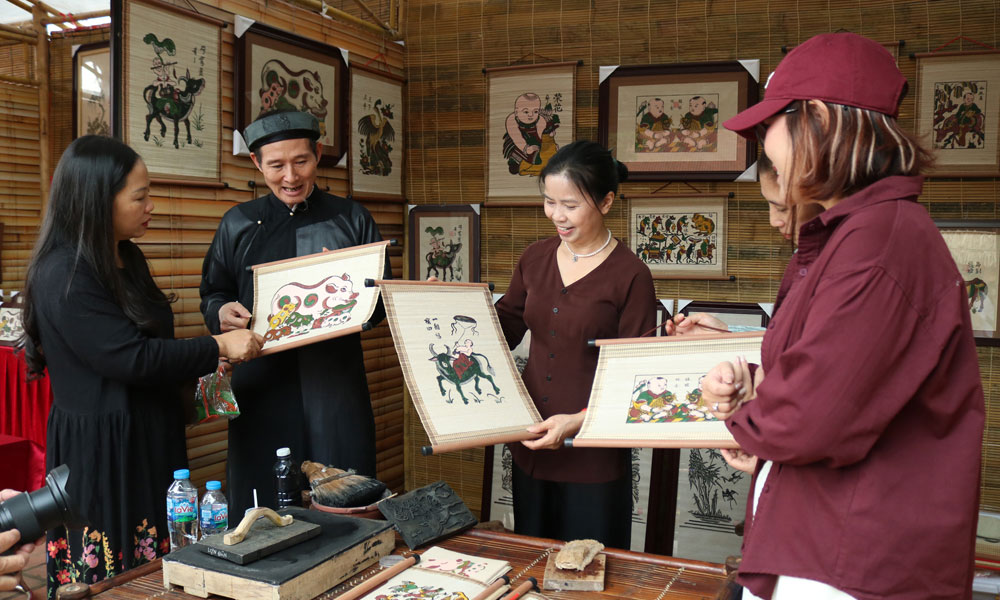 Bac Ninh takes steps to remove Dong Ho folk woodblock printing from urgent safeguarding list