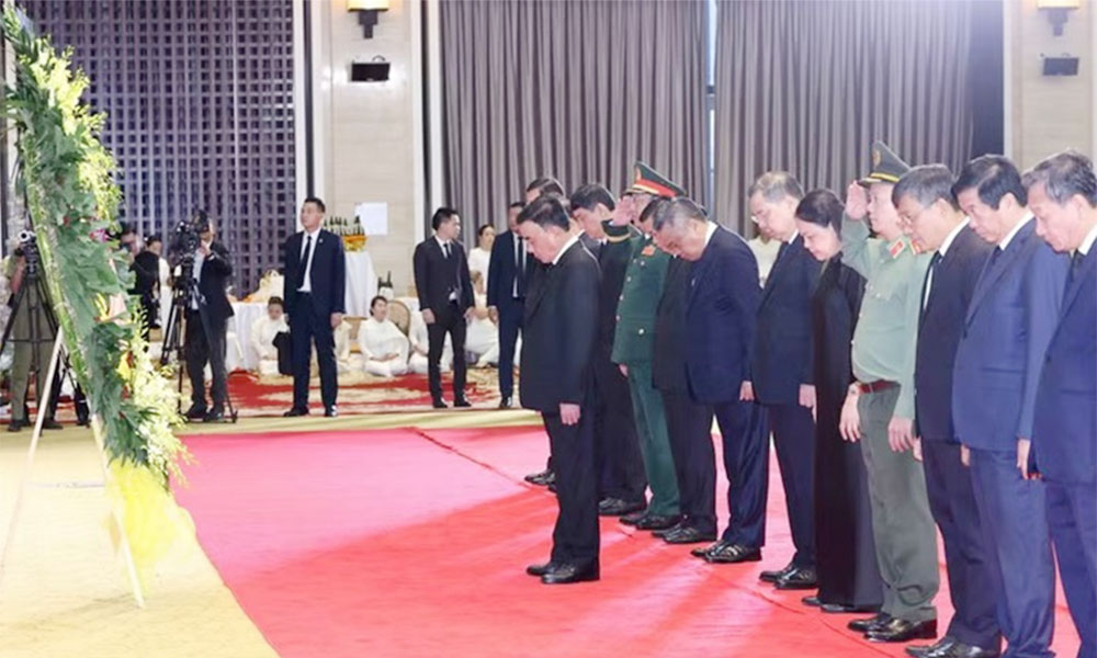 Vietnamese Party leader attends funeral service for top Lao legislator