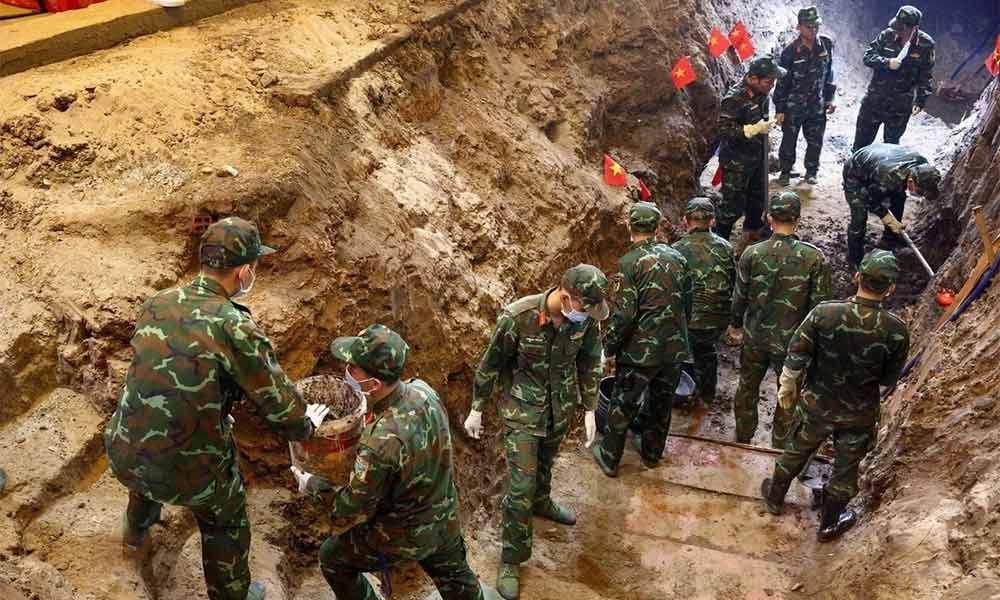 Ho Chi Minh City recovers 30 more sets of martyrs’ remains at park