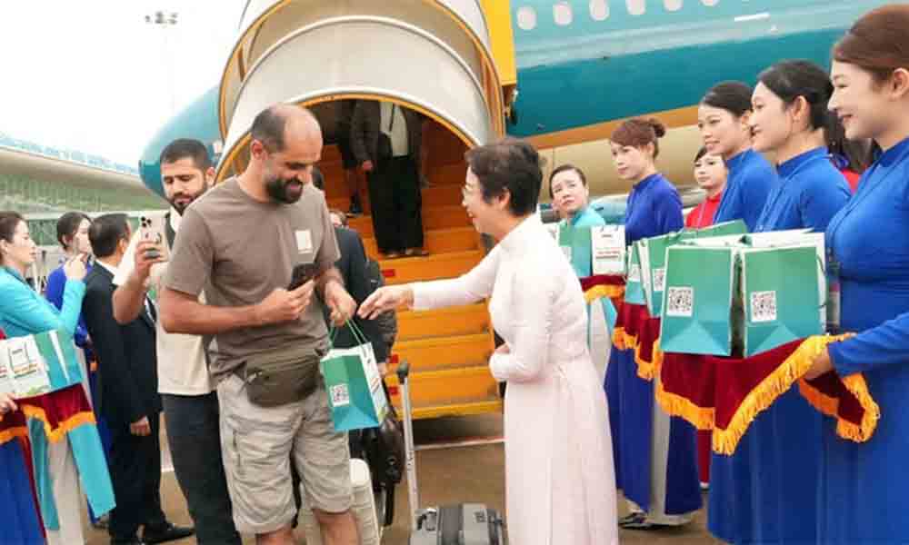 Lien Khuong Airport reopens after closure for runway repairs