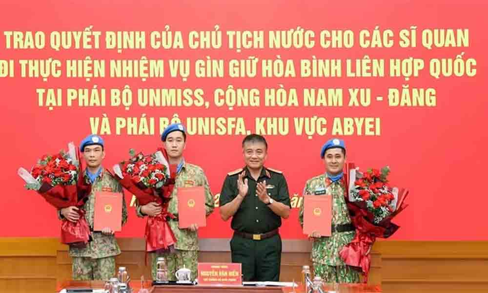 President’s decisions presented to officers for UN peacekeeping missions