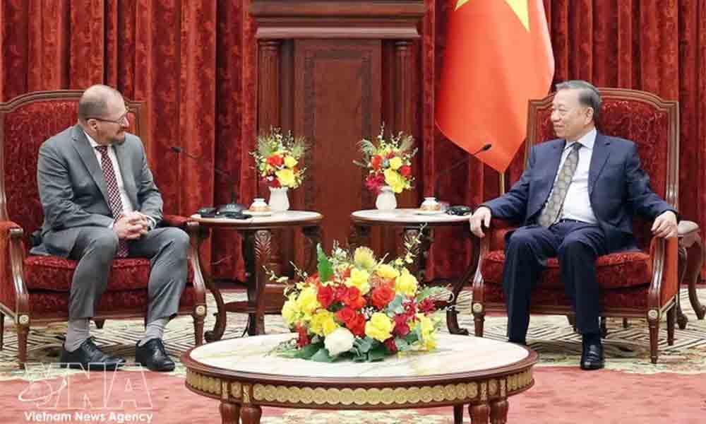 Vietnam welcomes US tech companies' long-term operations: Top leader