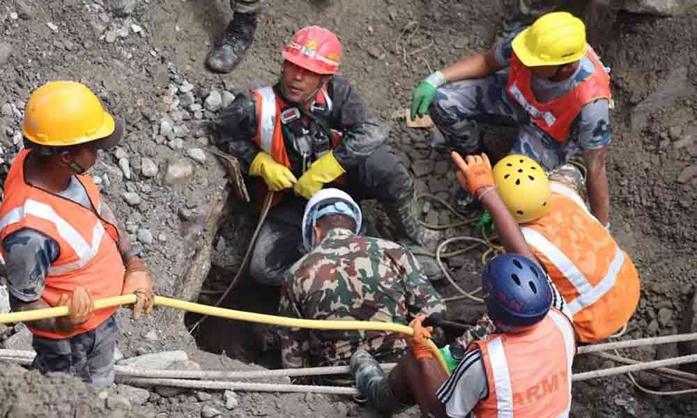 Vietnam provides 300,000 USD in emergency humanitarian aid for Nepal