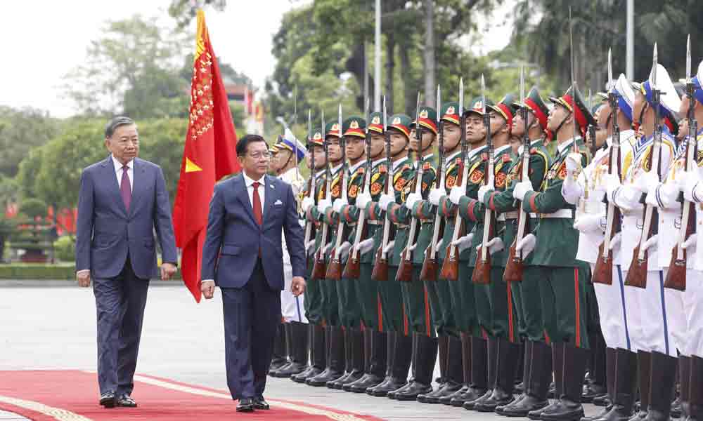 Top Vietnamese leader chairs welcome ceremony for President of Myanmar