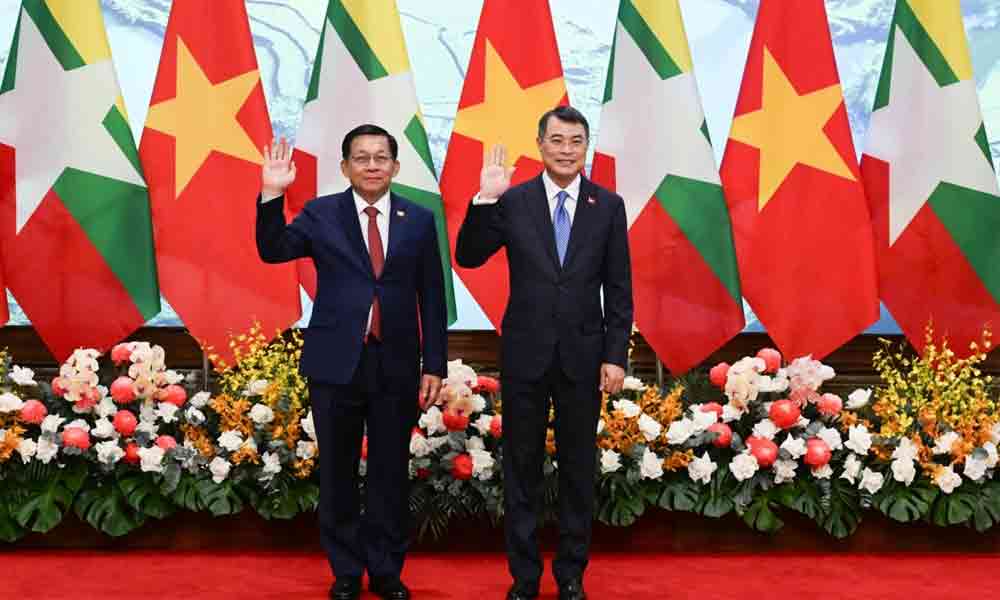 PM Le Minh Hung meets with Myanmar President