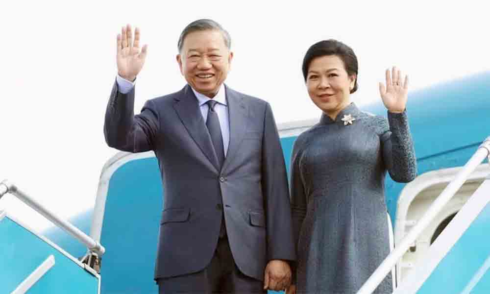 Top leader departs for visits to Russia, France, attendance at Int’l Space Summit