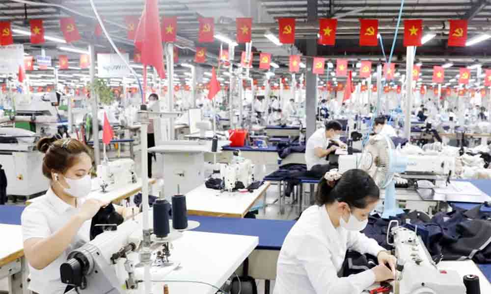 Vietnam’s industrial production expands 11.9% in eight months