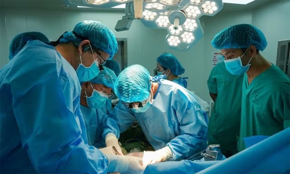 HCM City-based hospital performs first living-donor liver transplant surgery