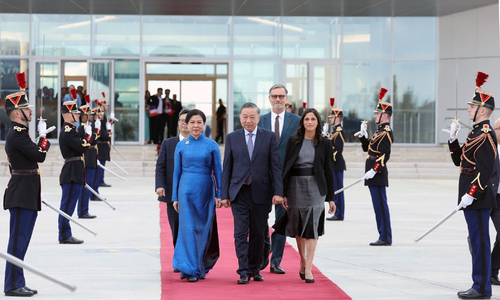 Vietnam’s top leader concludes official visit to France
