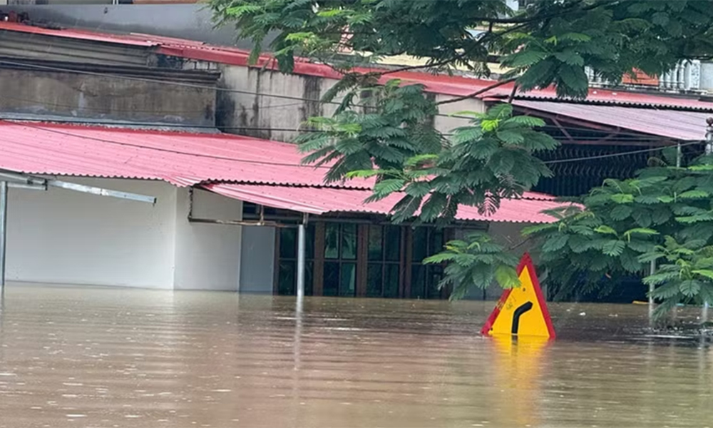 Floods affect over 16,000 homes, nearly 25,000ha of crops