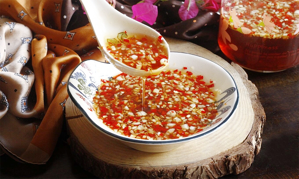 Vietnam's sweet and sour garlic sauce is world's third best dipping sauce