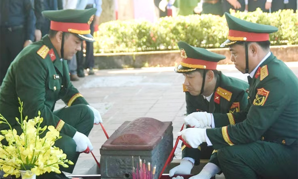 Quang Tri holds solemn memorial service for 30 martyrs
