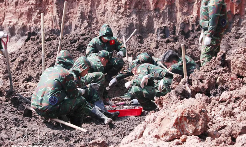 Ho Chi Minh City team recovers 19 more martyrs' remains at Le Thi Rieng Park