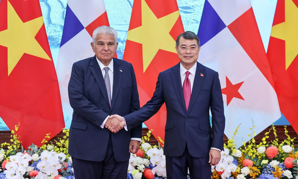 Panama regards Vietnam as leading important partner in Southeast Asia: Panamanian President