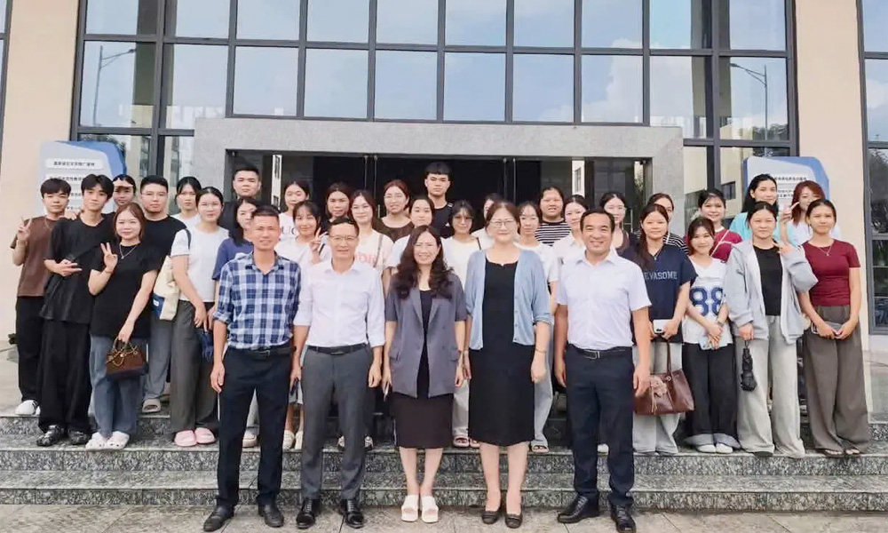 BAFU students begin international semester in China
