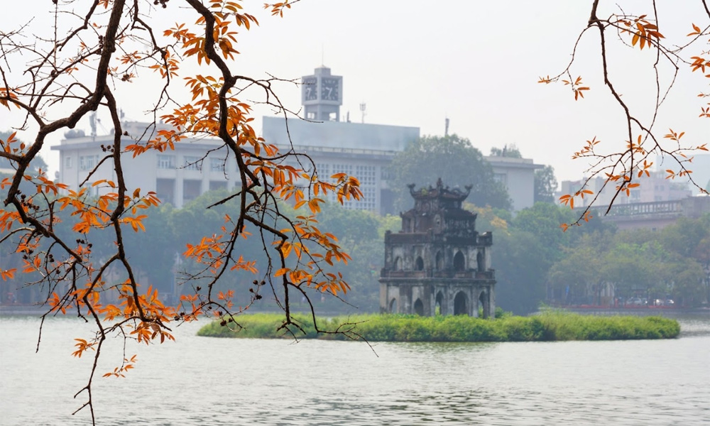 Hanoi’s autumn charms visitors with scenery, food and memories