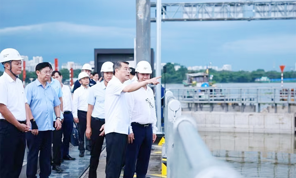 PM inspects key infrastructure projects in Ho Chi Minh City