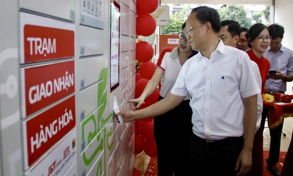 Khai trương tủ giao nhận hàng thông minh Smart Box