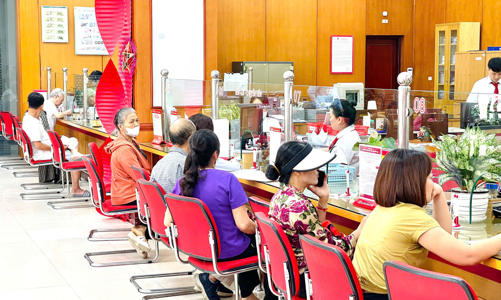  Ngành Ngân hàng triển khai các giải pháp hỗ trợ khách hàng bị thiệt hại do bão lũ gây ra
