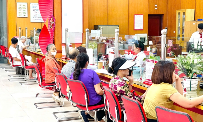  Ngành Ngân hàng triển khai các giải pháp hỗ trợ khách hàng bị thiệt hại do bão lũ gây ra