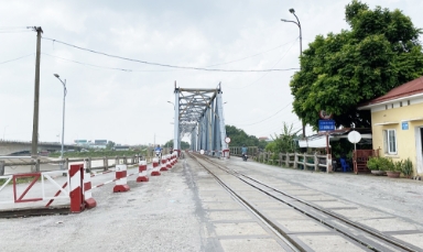  Từ sáng 11/10, được phép lưu thông trở lại qua cầu đường sắt Bắc Giang