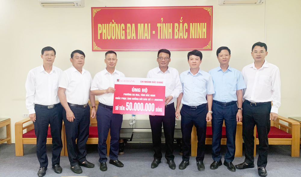  Agribank Chi nhánh Bắc Giang chi 1 tỷ đồng hỗ trợ khách hàng và người dân thiệt hại do mưa lũ